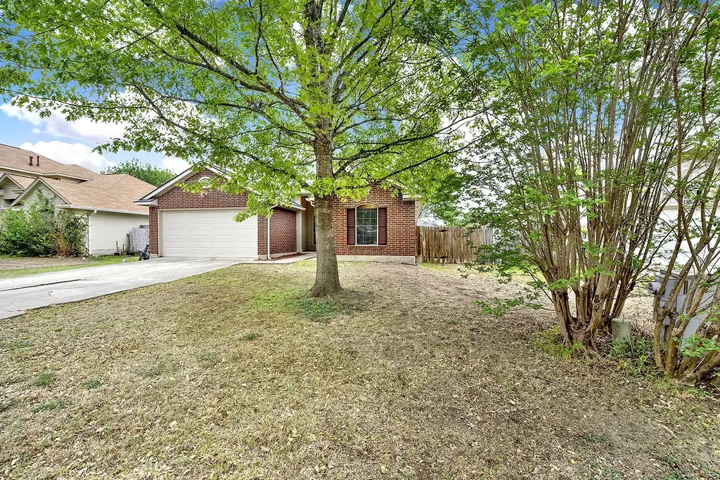 140 Riley Cove, Kyle