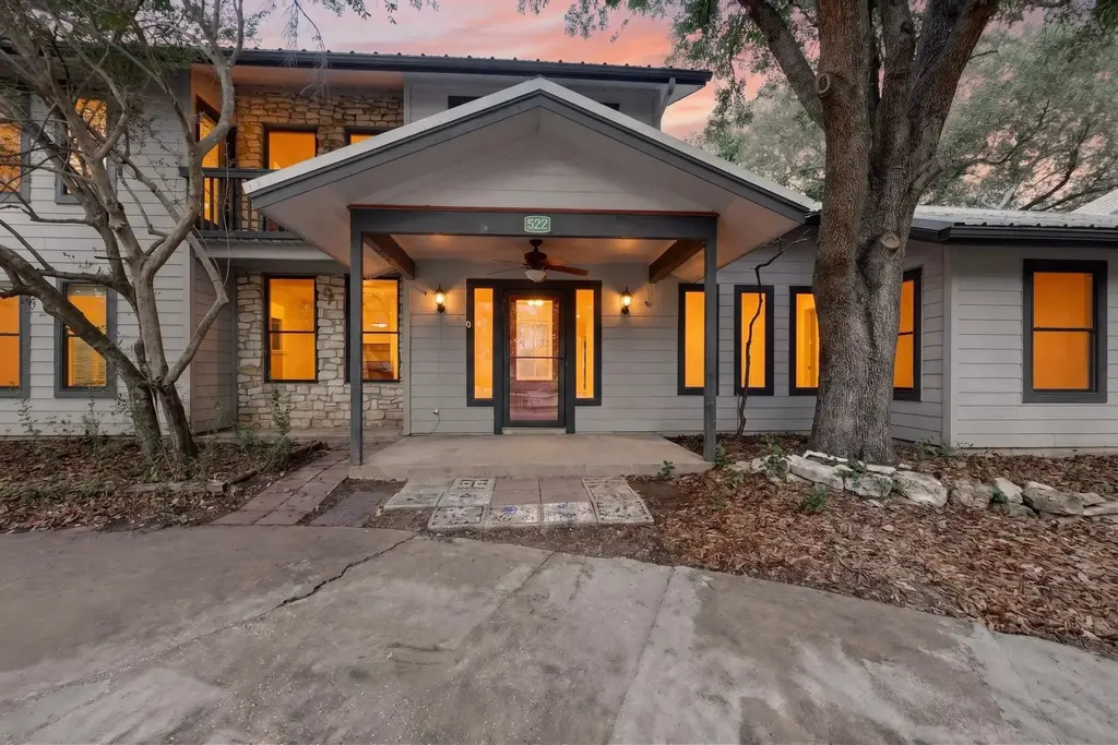 522 Circle Drive, Sunrise Beach