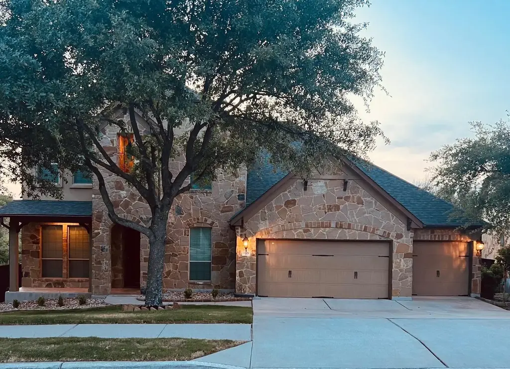 10209 Ivalenes Hope Drive, Austin