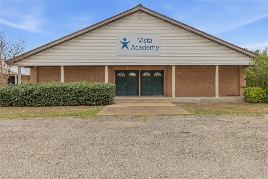 2418 Fm 1704, Elgin