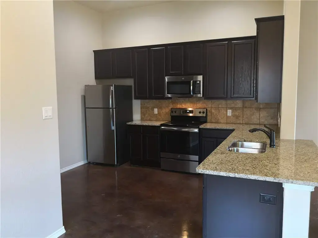 233 Joanne Loop Lane A, Buda