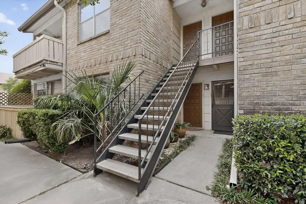 8210 Bent Tree Road 104, Austin