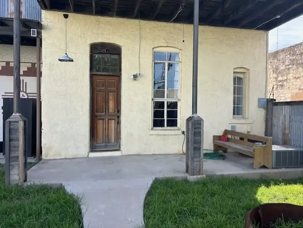 109 N Main Street A, Taylor