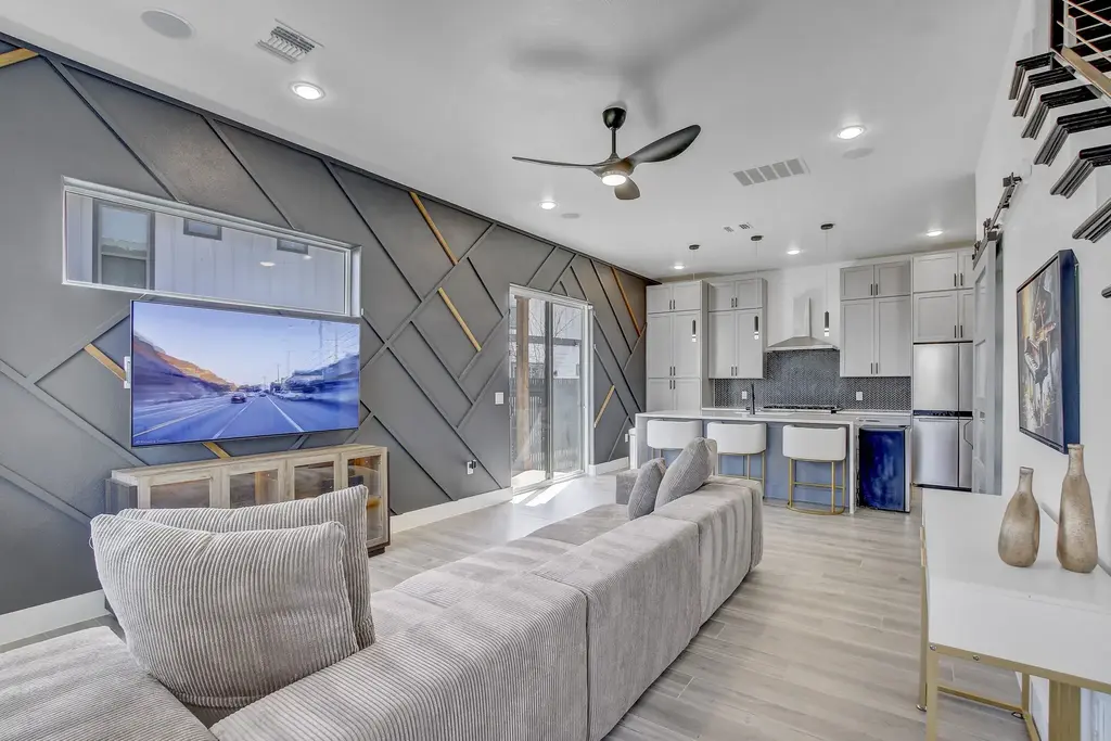 4703 Louis Avenue A, Austin