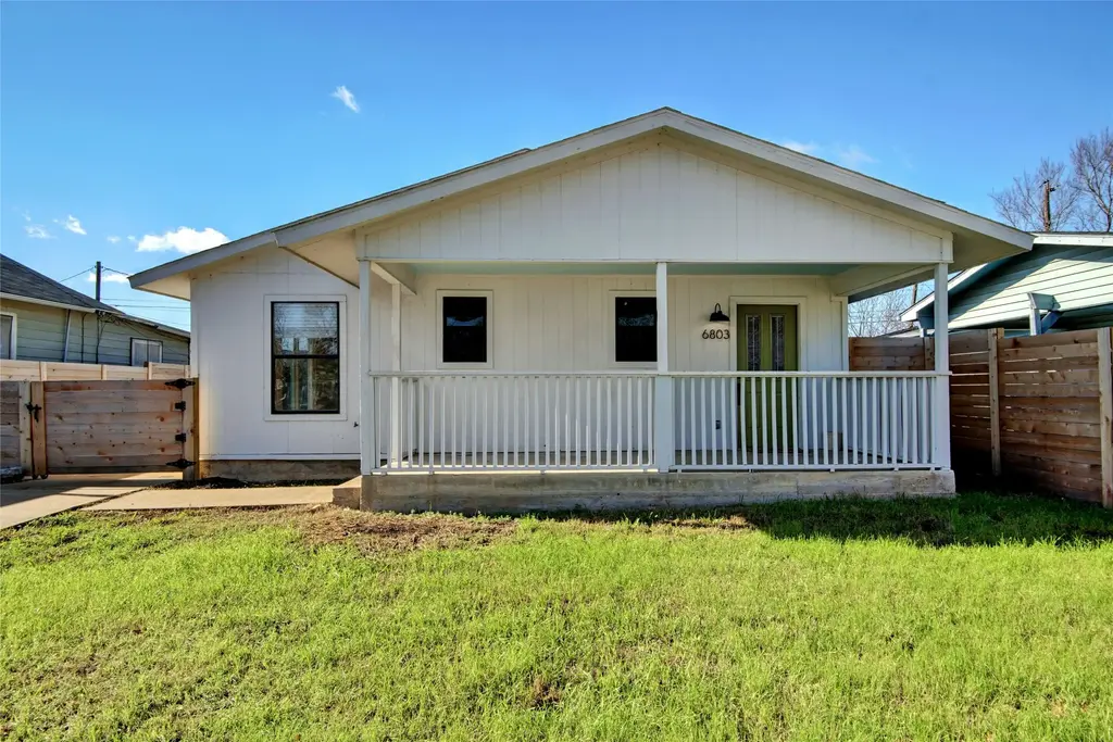6803 Santos Street, Austin