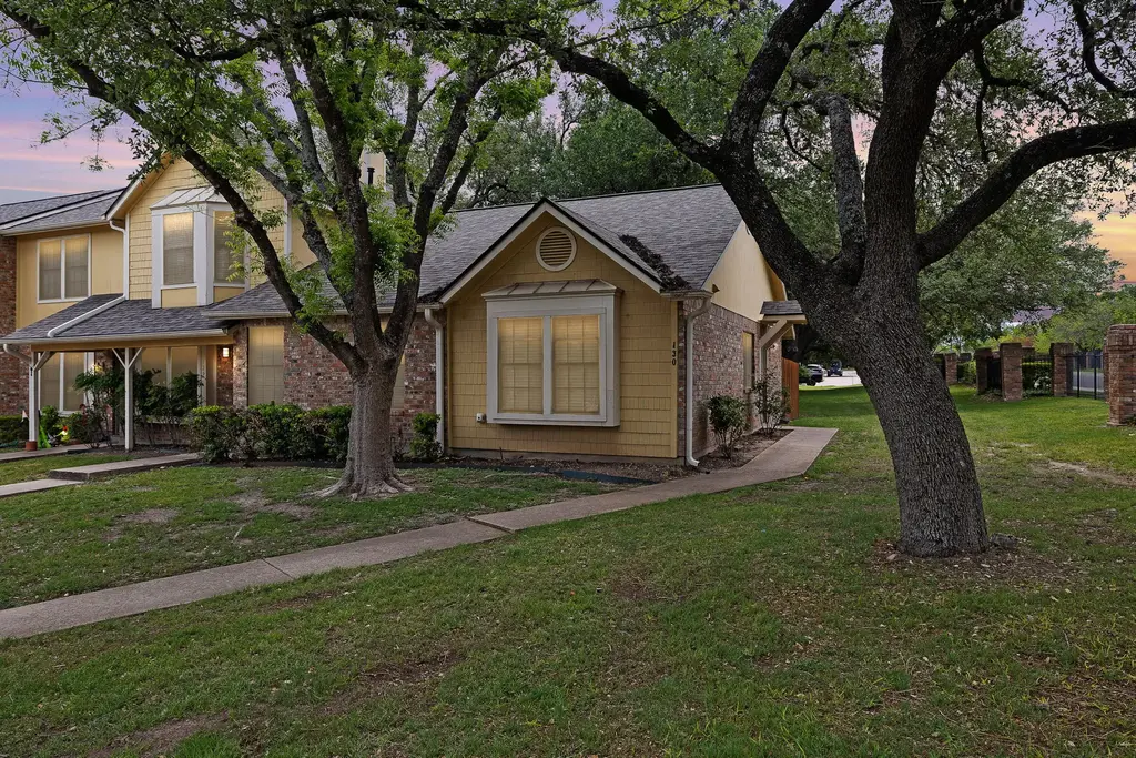 11901 Swearingen Drive 130, Austin