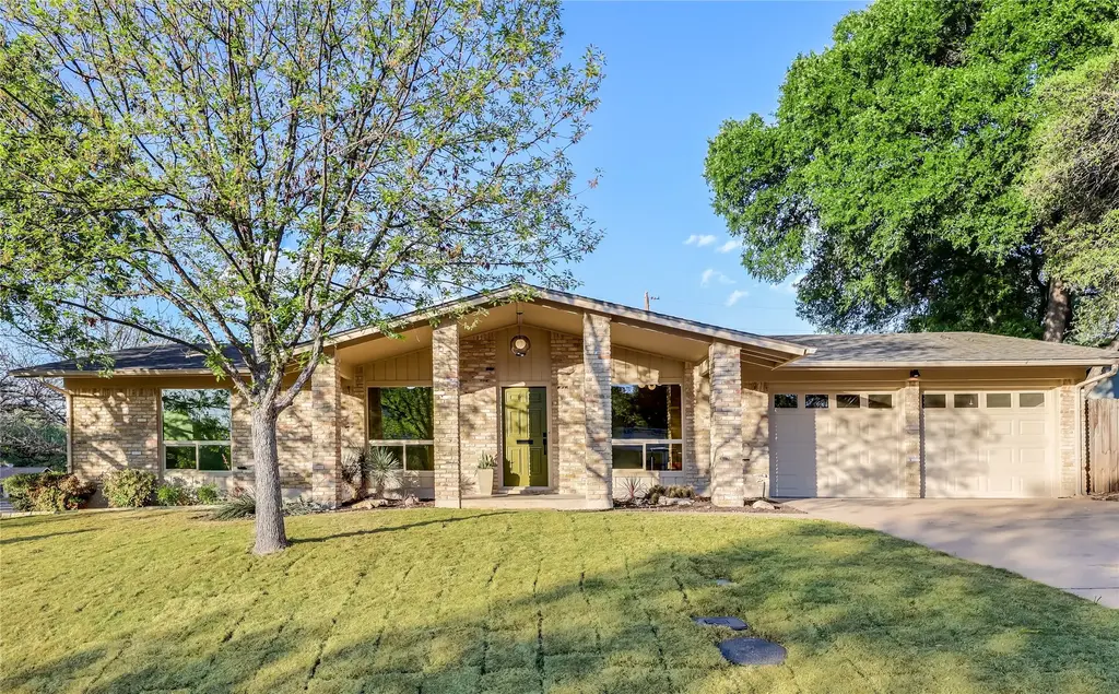 2504 Deerfoot Trail, Austin