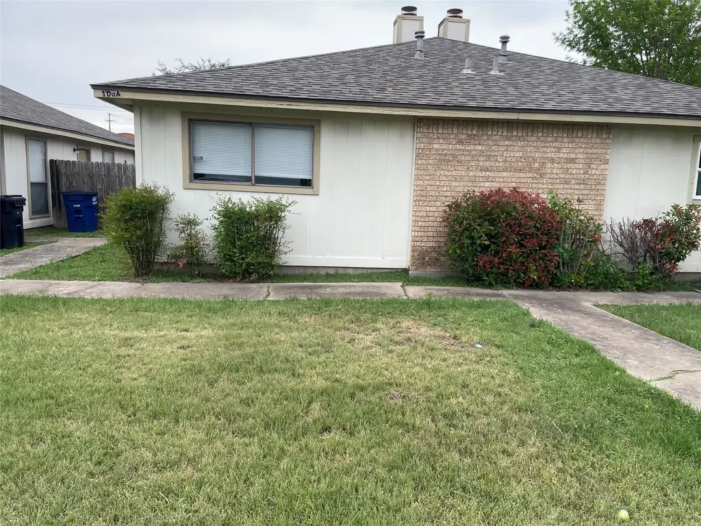 106 E Austin Avenue A, Hutto