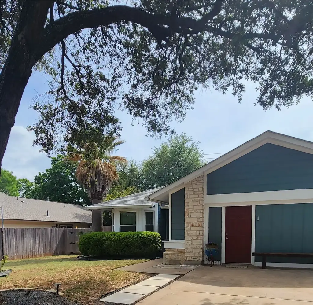 2005 Elysian Fields, Austin