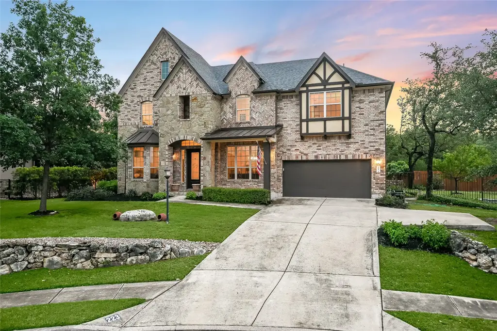 223 Lake Como Drive, Austin
