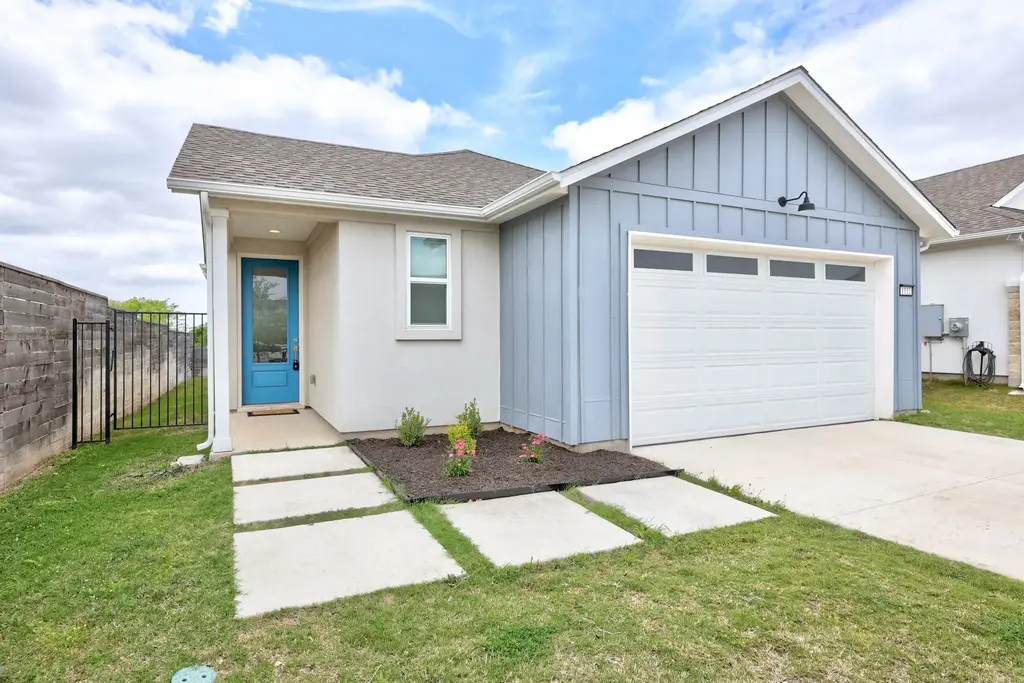 1112 Chapote Terrace, Georgetown