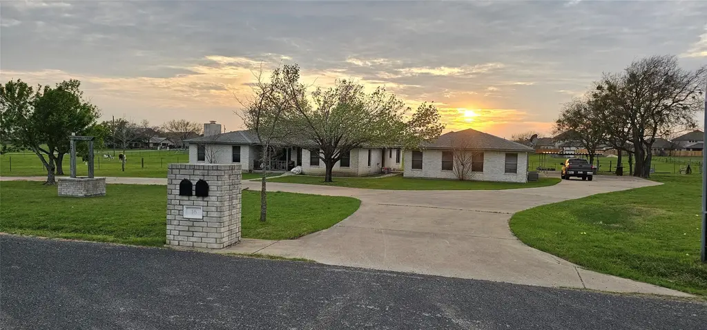 16 Brenda Lane, Round Rock