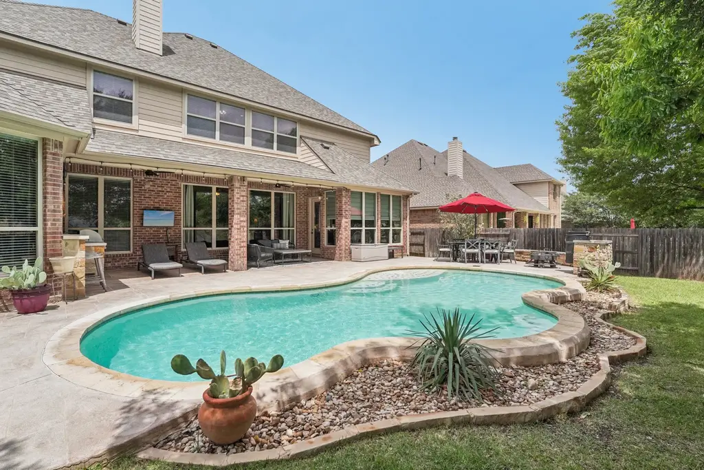 1824 Buffalo Speedway, Leander