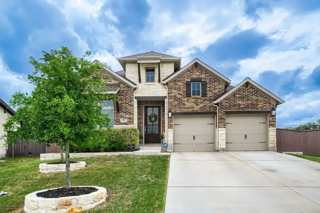 127 Old Glory Loop, Kyle