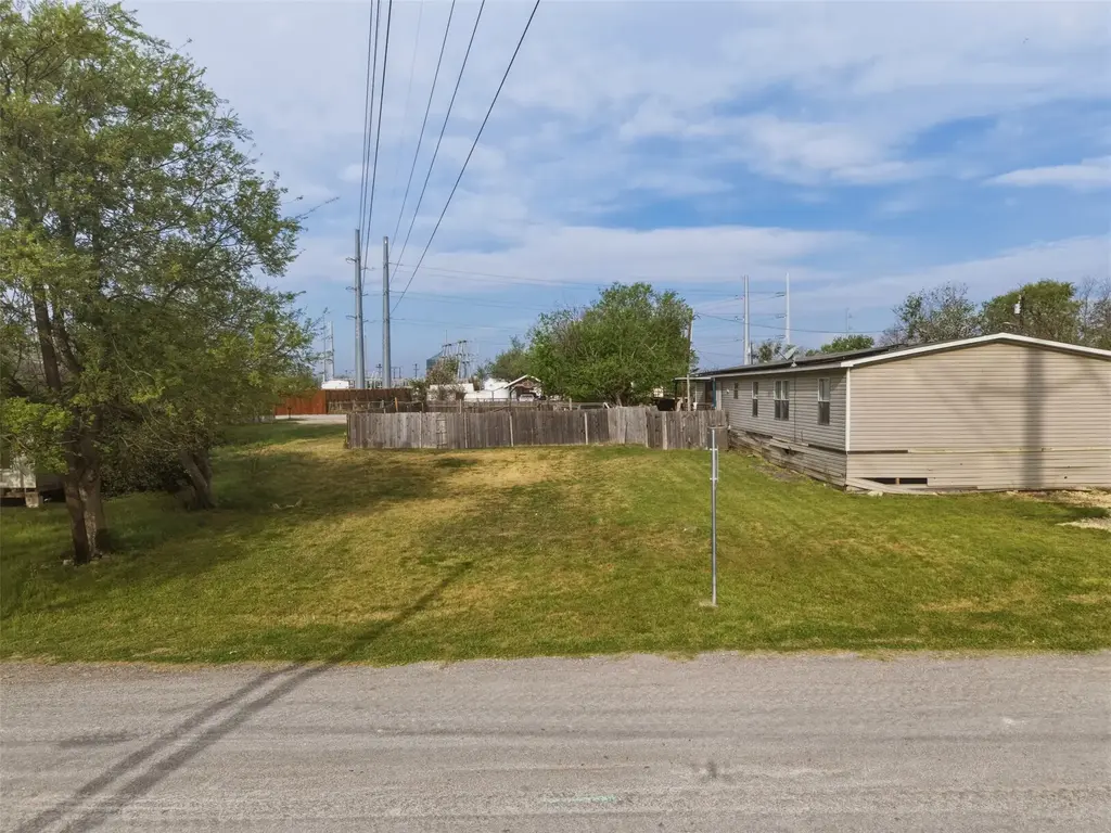 104 Royal Street, Taylor