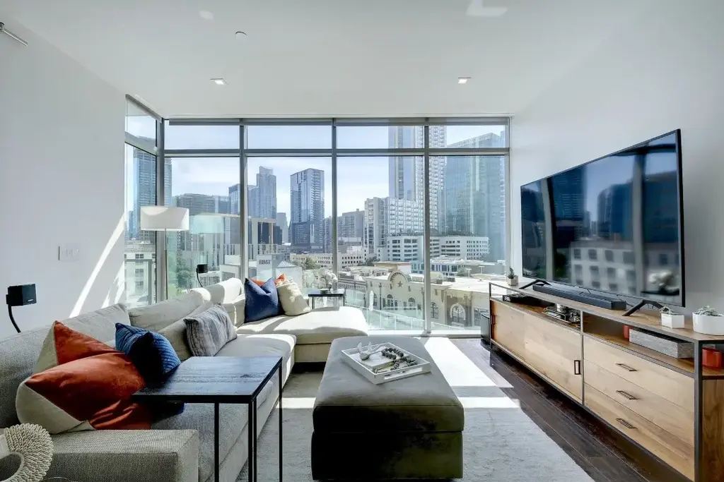 501 West Avenue 703, Austin