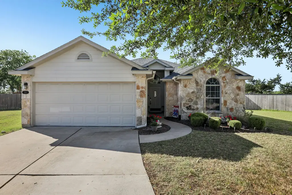 901 Kenneys Way, Round Rock