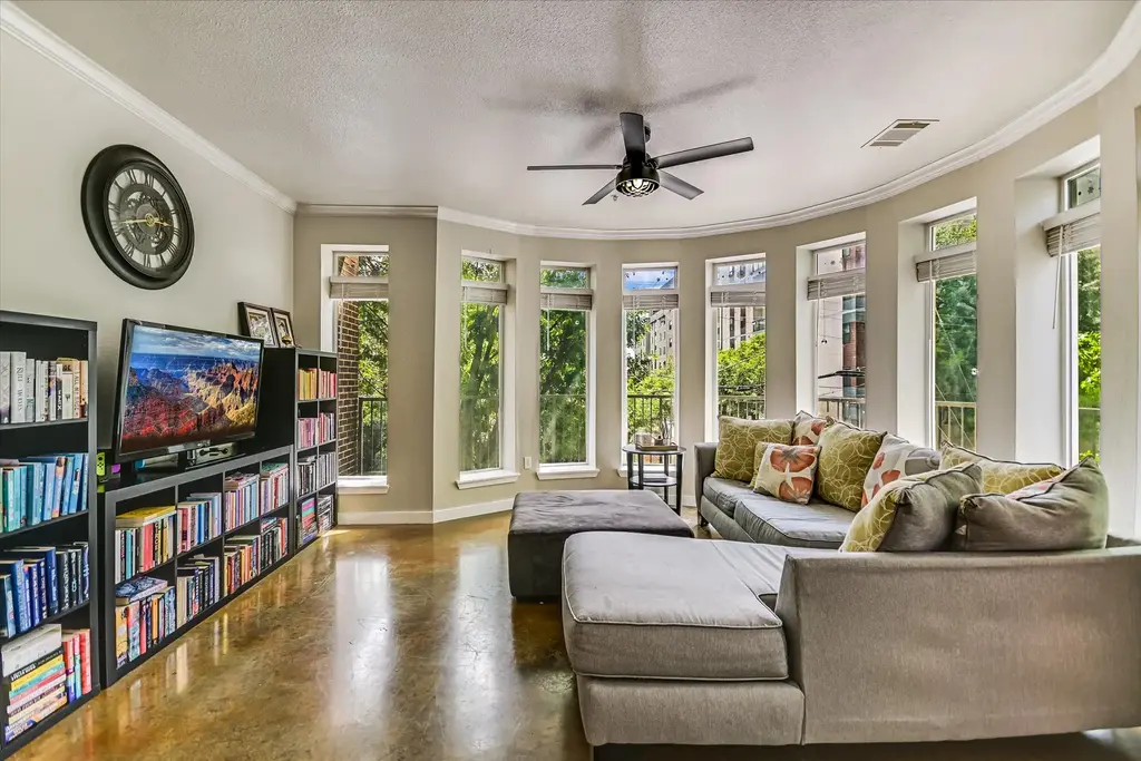 910 W 25th Street 206, Austin