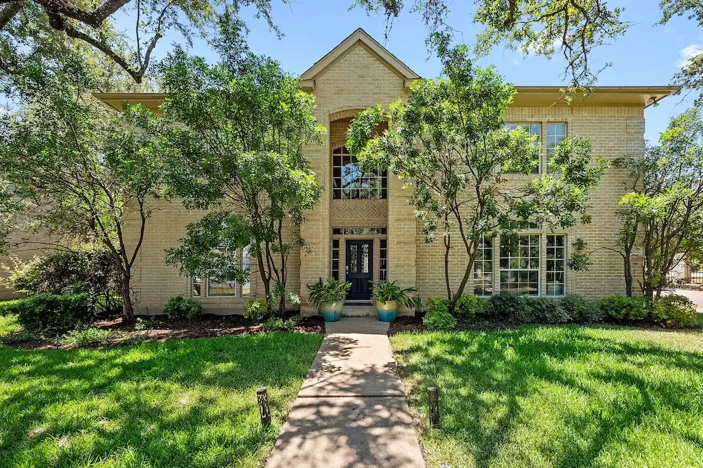 1207 Lakeway Drive, Lakeway