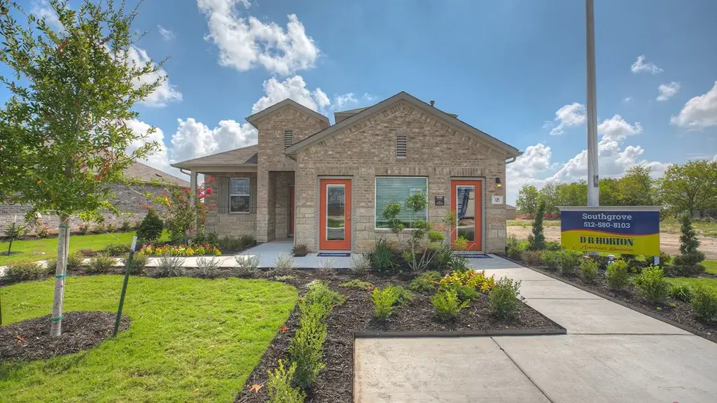 121 Little Walnut Cove, Kyle