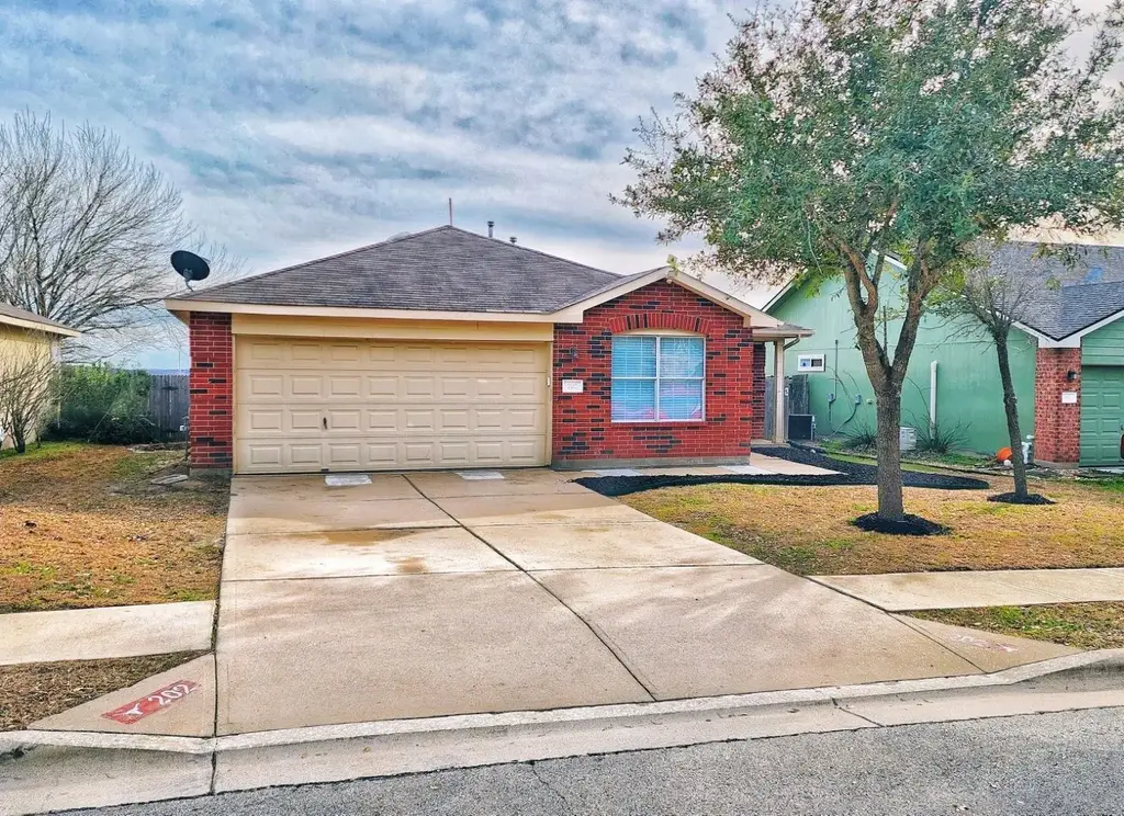 202 Brandons Way, Buda