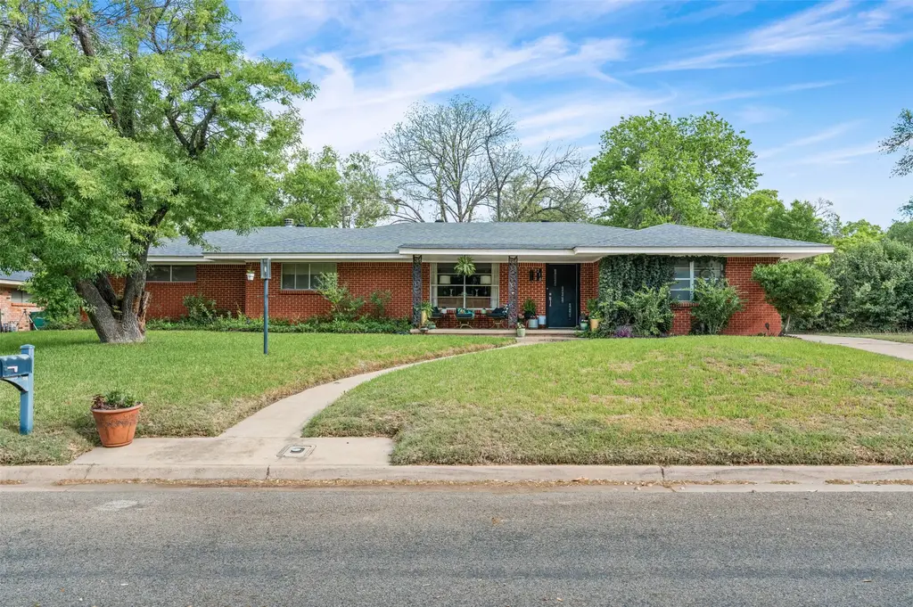 216 E 21st Avenue, Belton