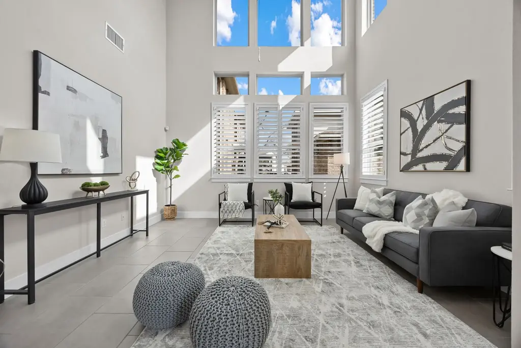 1004 Sue Ann Rose Drive, Austin