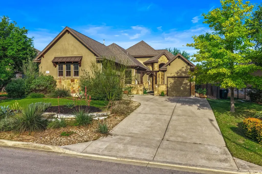 22204 Red Yucca Road, Spicewood
