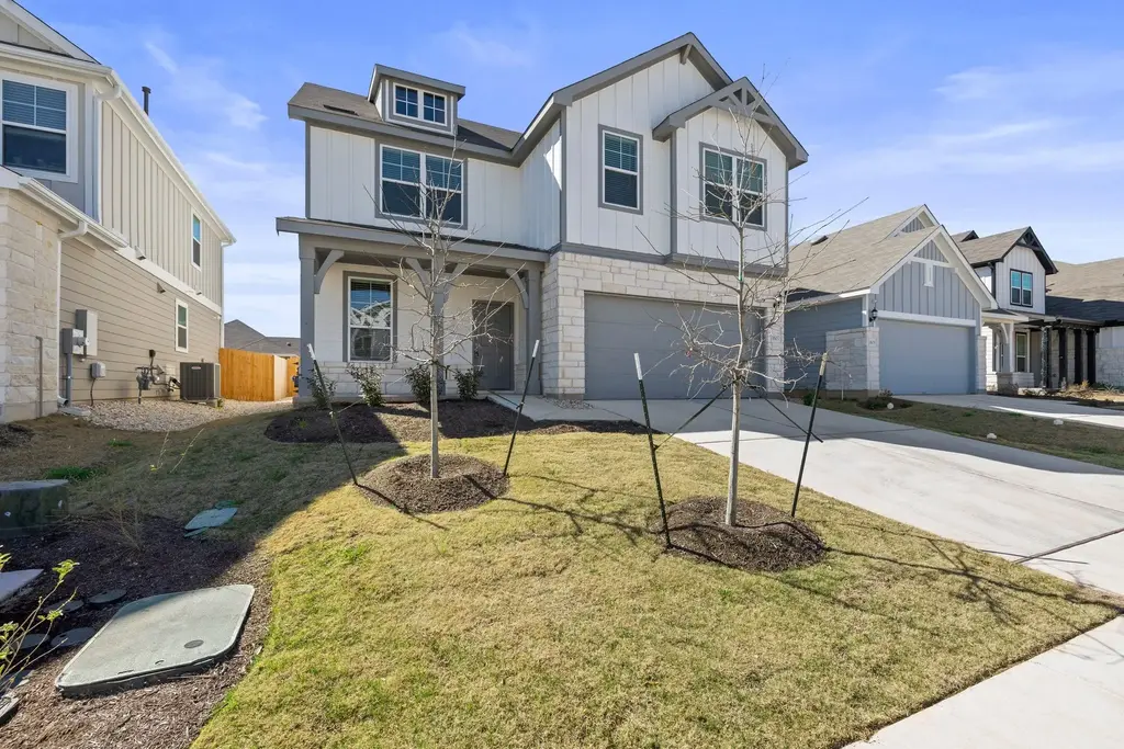 1605 Holly Lake Drive, Leander
