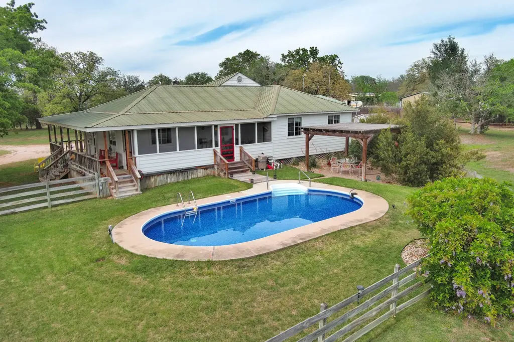 358 Lower Red Rock Road, Bastrop