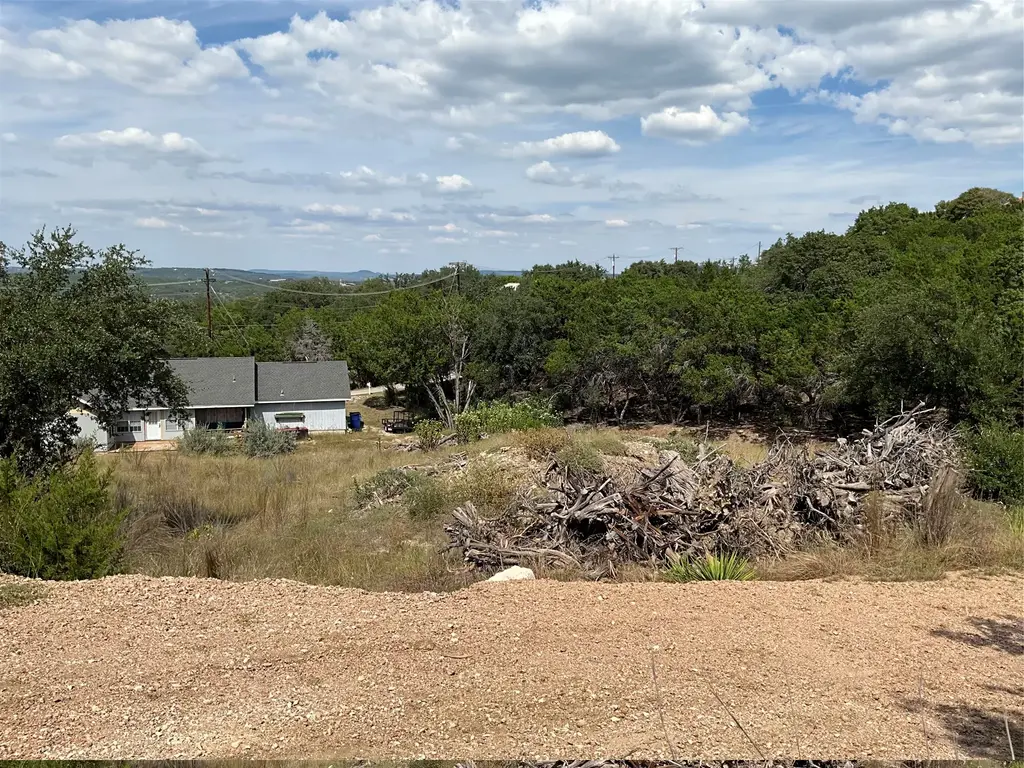 20904, 20906 Tomahawk Street, Lago Vista