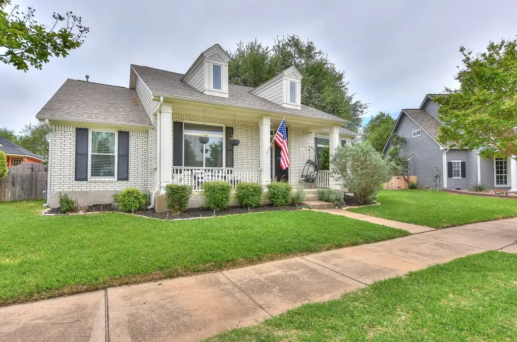 111 Green Grove, Georgetown
