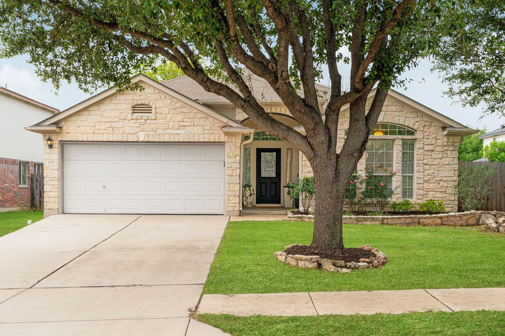 Photo of Listing #1879053
