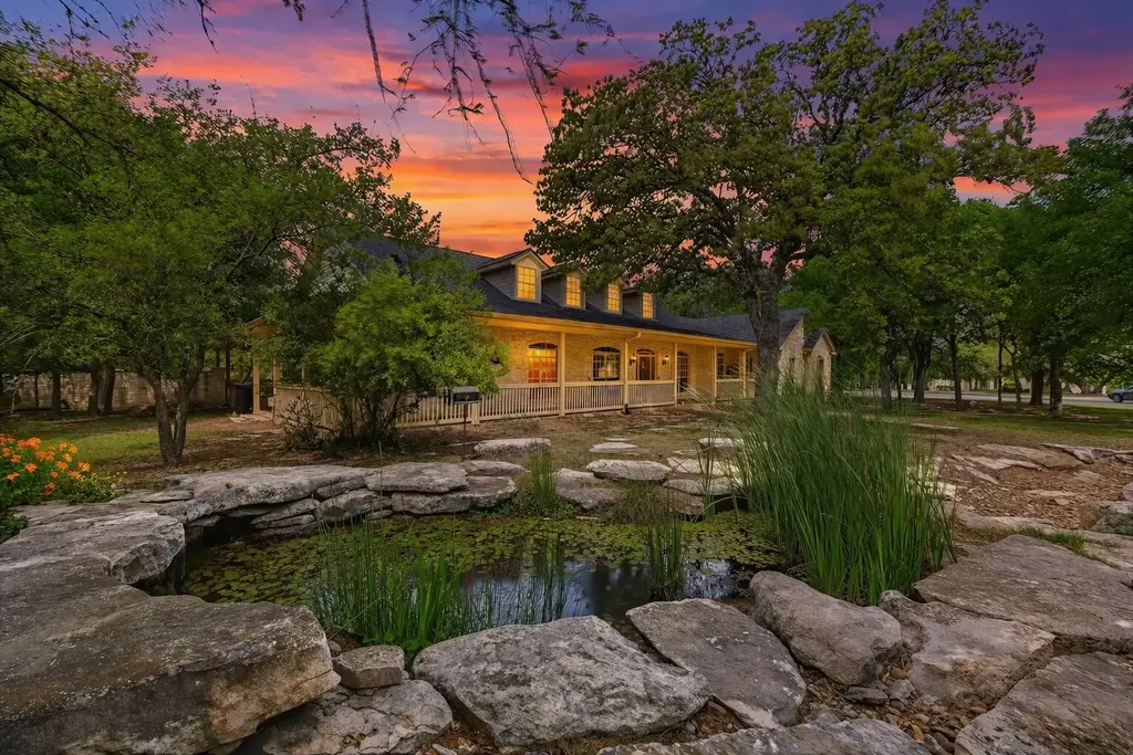 215 Woodland Park, Georgetown