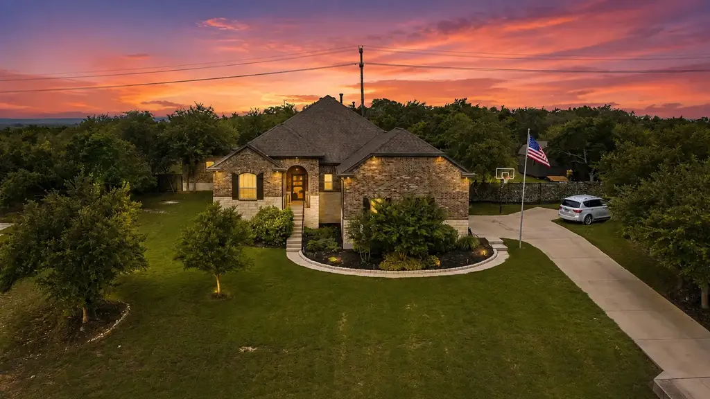 238 Jenn Cove, Dripping Springs
