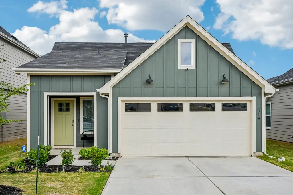 519 Sandringham Loop, Kyle