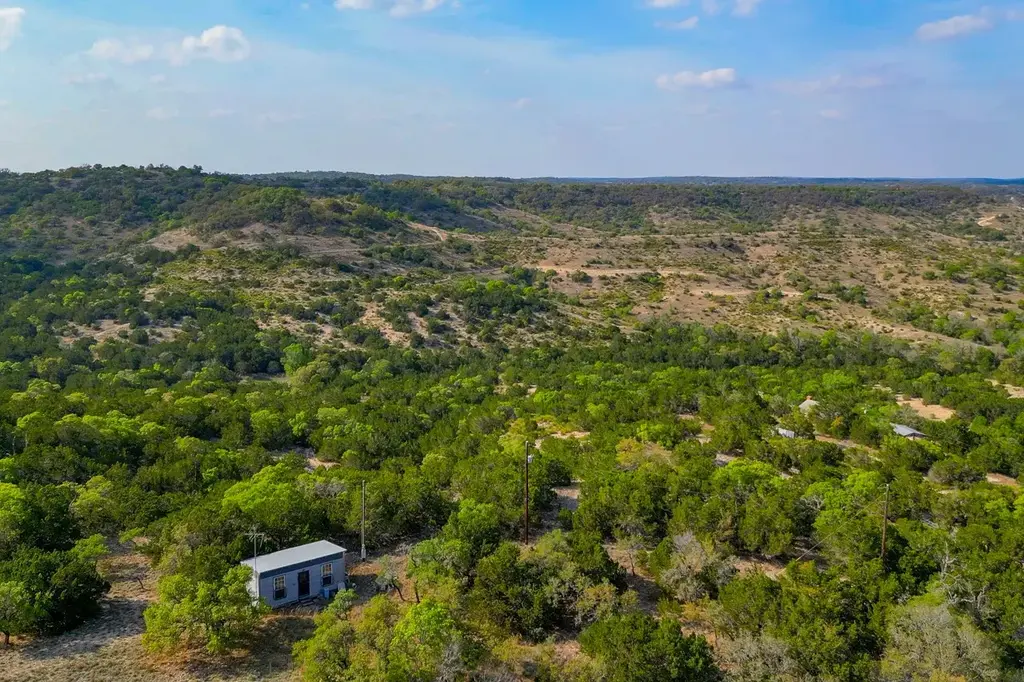 218 Saddle Wood Trail, Comfort