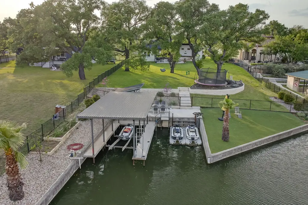 909 Belaire Drive, Granite Shoals