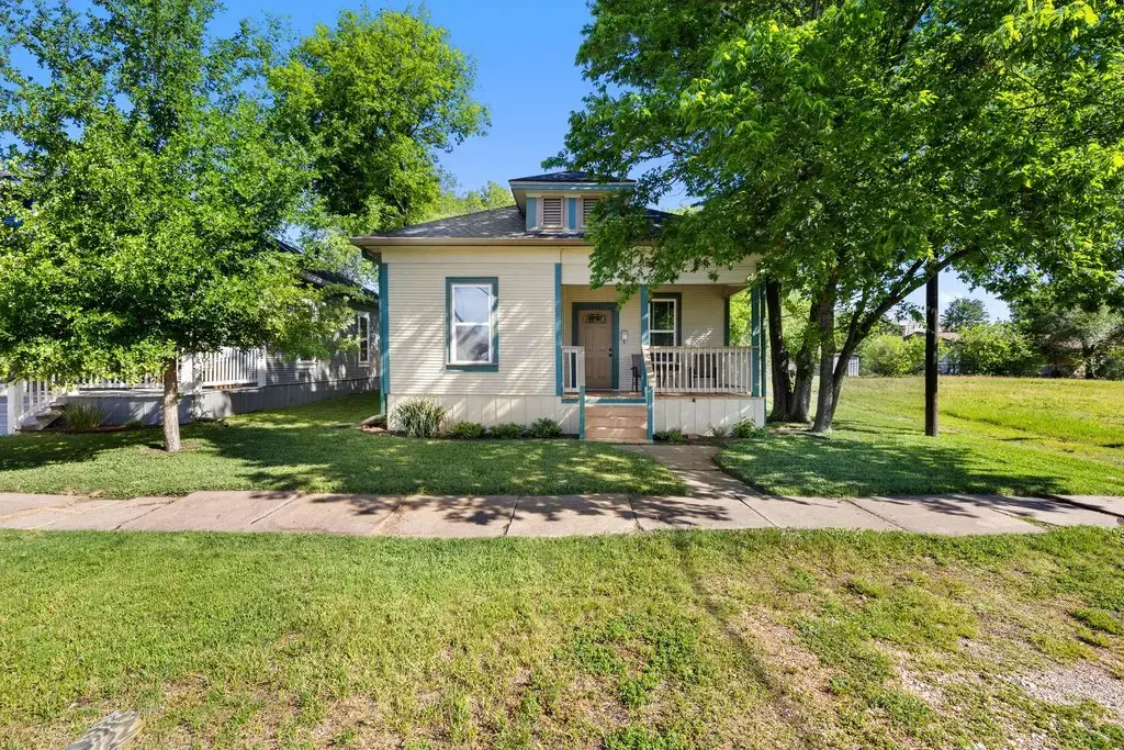 314 And 312 W 3rd Street, Taylor