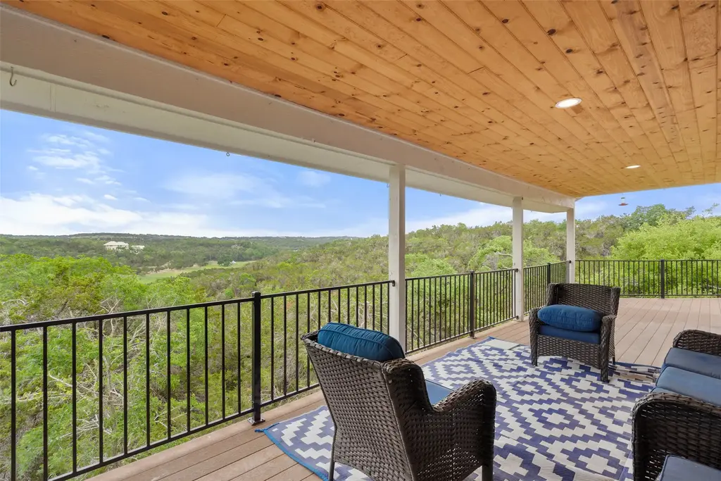 105 Stonegate Lane, Dripping Springs
