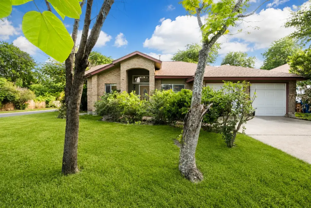 5611 Meadow Crest, Austin