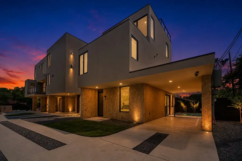 1403 Barton Hills Dr 3, Austin