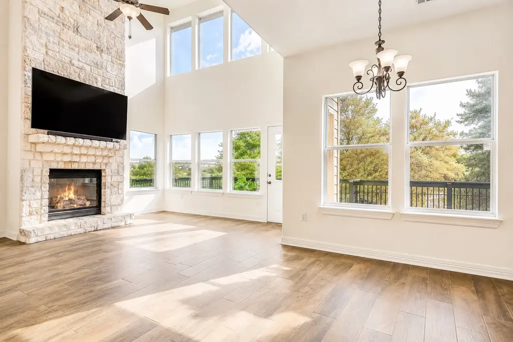 21825 Surrey Lane, Lago Vista