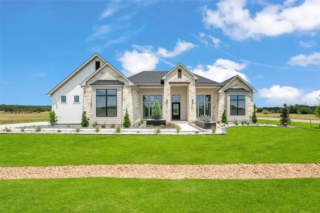 200 Saddle Springs Drive, Georgetown