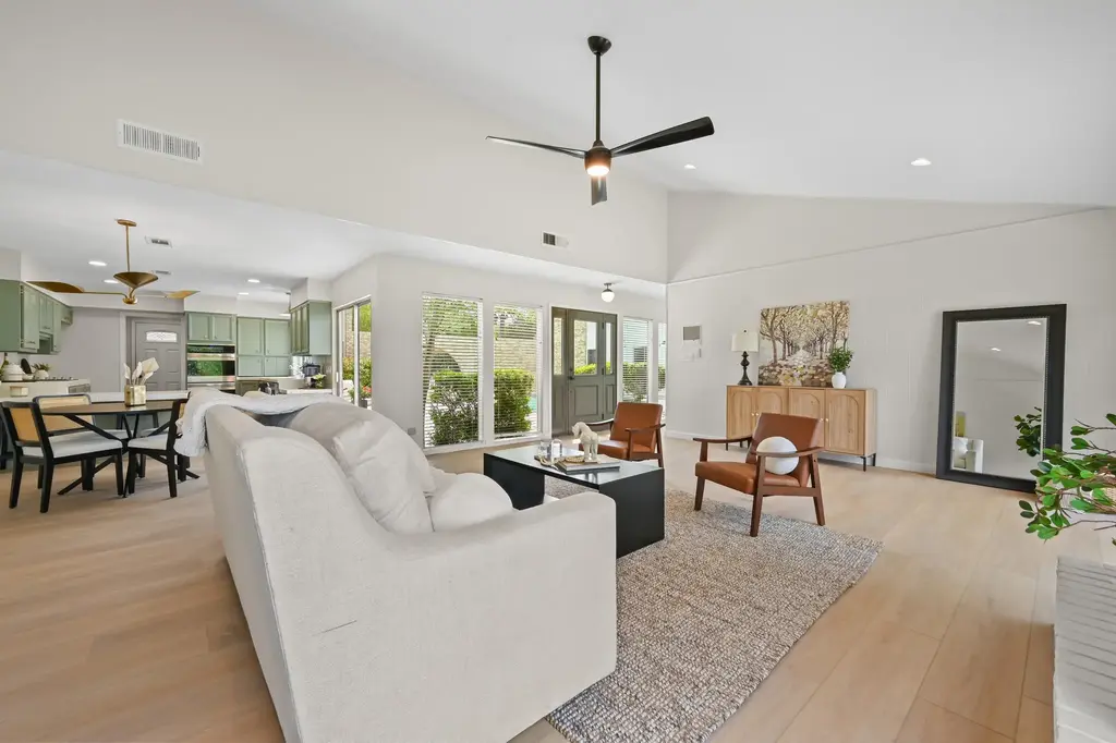 926 Lakeway Drive, Lakeway