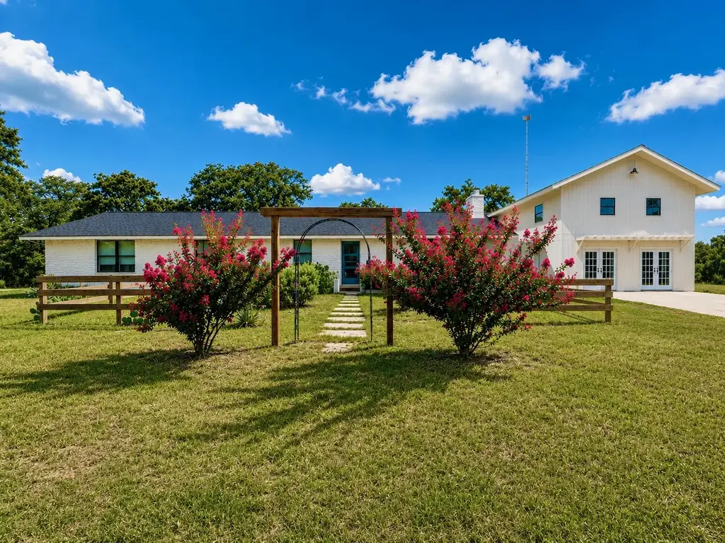 510 Thousand Oaks Drive, Cedar Creek