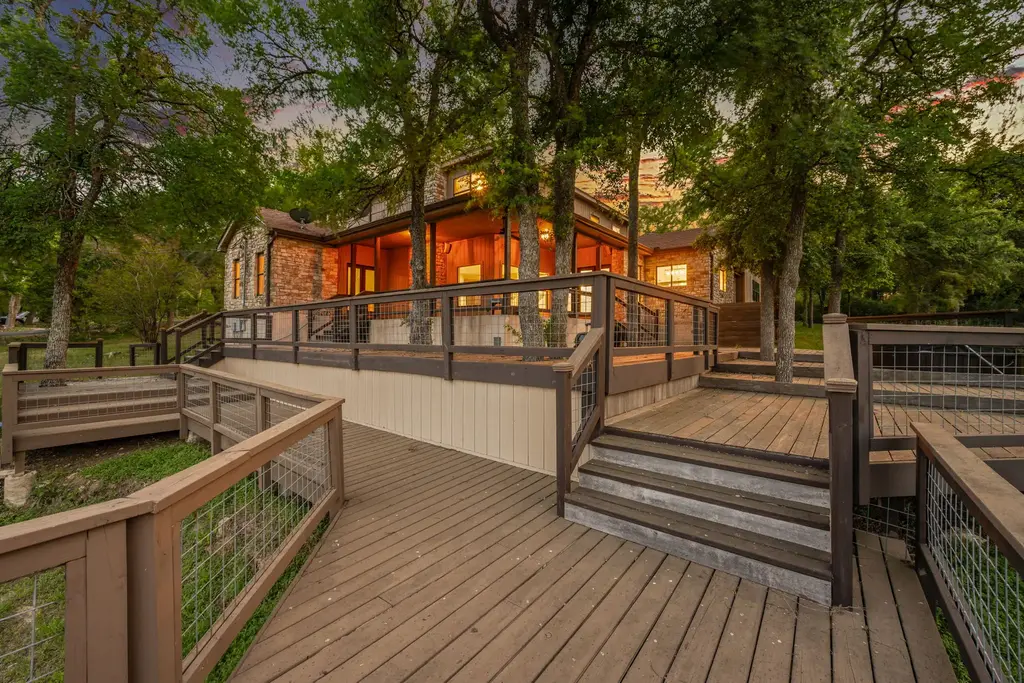 330 County Road 166, Georgetown