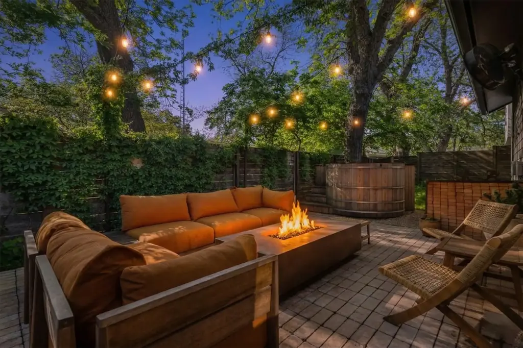 2500 E 3rd Street B, Austin