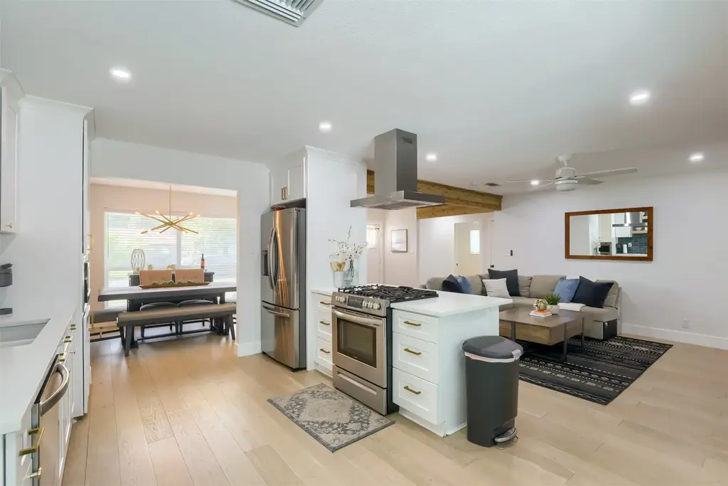9016 W Pointer Lane, Austin