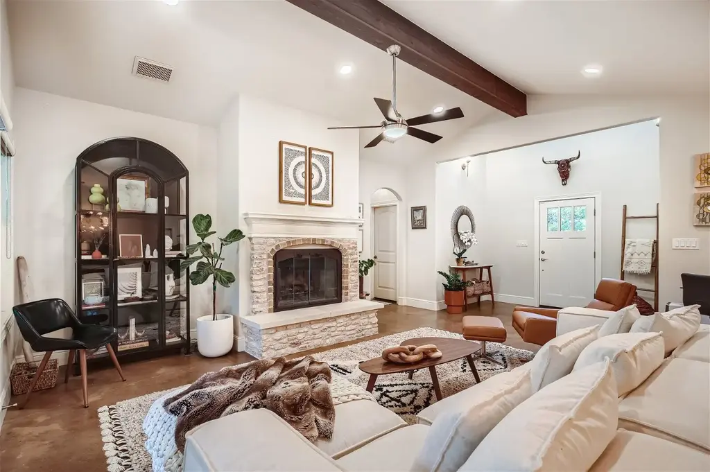 21825 Briarcliff Drive, Spicewood